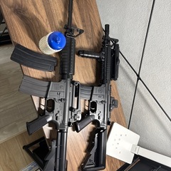 「10禁 電動ガン セット M4A1 & SOPMOD M4 予備マガジン・BB弾付きの画像