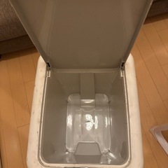 45リットルゴミ箱
の画像