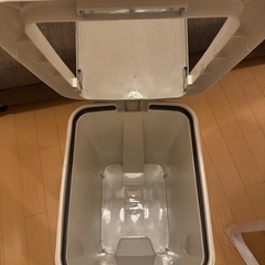45リットルゴミ箱
の画像