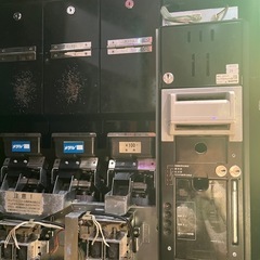 両替機2台の画像