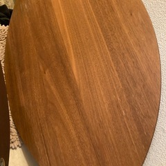 IKEA テーブル　木　２つの画像