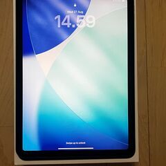 Ipad Air 4 Wifi 64gb gray + Logitech Combo Touch keyboardの画像