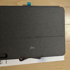 Ipad Air 4 Wifi 64gb gray + Logitech Combo Touch keyboardの画像