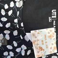 UNIQLO コラボ PAUL＆JOE 花柄Tシャツ Mサイズ ショート丈の画像