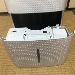業務用　
コンプレッサー式除湿機の画像