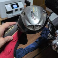 ゴルフバックとクラブのセットの画像