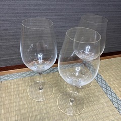 ペルル 赤ワイングラス 3脚セット の画像