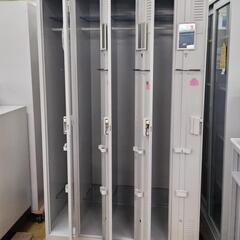 ●PLUS プラス 4人用ロッカー LK-42S LKシリーズ　更衣室ロッカー オフィス家具 会社 事務所 公民館 店舗のバックヤード スポーツジムの画像