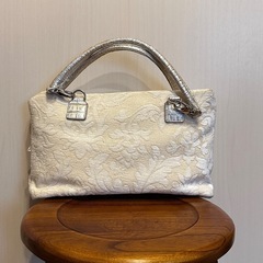 Chikazawa 刺繍ハンドバッグの画像