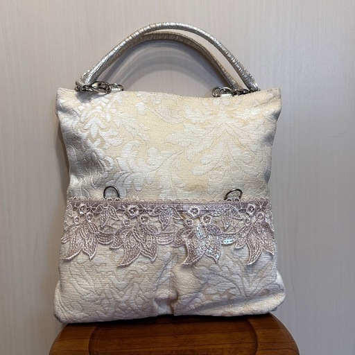 Chikazawa 刺繍ハンドバッグ
