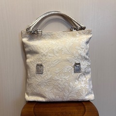 Chikazawa 刺繍ハンドバッグの画像