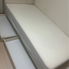 ベッドの画像