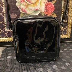 スクエア エナメルバッグの画像