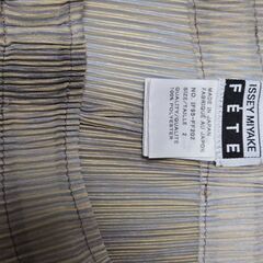 ISSEY MIYAKE FETE イッセイミヤケ プリーツパンツ 2 グレーの画像