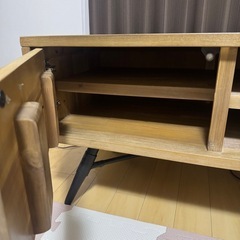テレビボードの画像