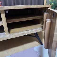 テレビボードの画像