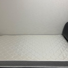 シングルベッド➕シングルマットレスの画像