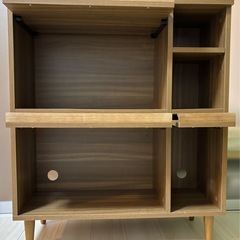 フラップ扉付き棚の画像
