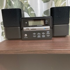 Bluetoothと棚とCDですよーの画像