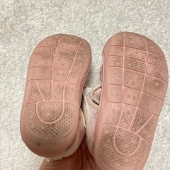 ピンクリボン　サンダル　13cmの画像
