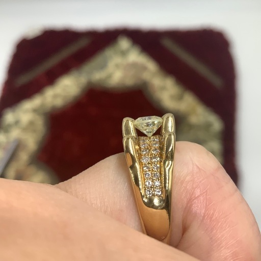 K18 ダイヤモンドリング　9.8g 約11.5号　0.709ct 0.35ct