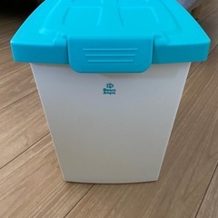 西松屋　オムツ　ゴミ箱　消臭剤付きの画像