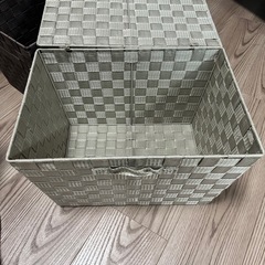 ふた付きカゴ　
4つの画像