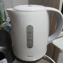 電気ポット　(少し難あり)の画像