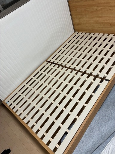ベットと冷蔵庫