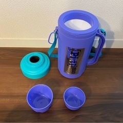 ピートル　ペットボトル保温ケース　コップ2つ付き　未使用品 の画像