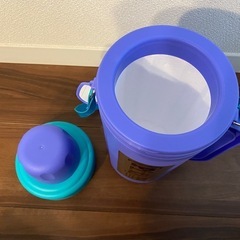 ピートル　ペットボトル保温ケース　コップ2つ付き　未使用品 の画像