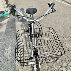 SOCIO ホワイト シティサイクル 26インチ オートライト前面バスケット