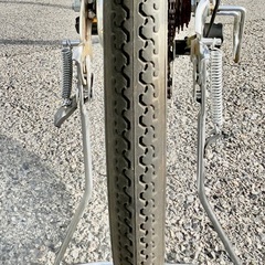 SOCIO ホワイト シティサイクル 26インチ オートライト前面バスケット