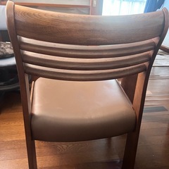 ダイニングテーブルの画像
