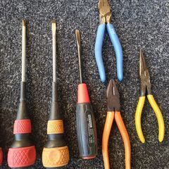 圧着ペンチ、ドライバー他の画像