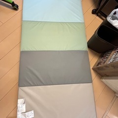 IKEA ヨガマット　マット　マットレス
の画像