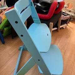 木製子供用椅子の画像