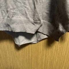 Mサイズですがかなりゆったりしてます　グレーセーターの画像