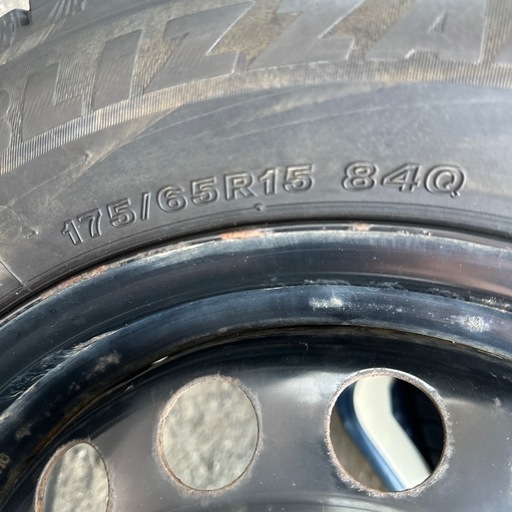 【決まりました】ホイール付きスタッドレス　175/65R15 アクアなど