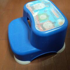 子供用踏み台、トーマスの画像