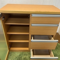 【リユース☆エコちょっぷ】ナチュラル木目調収納キャビネット（引き出し4杯＋棚付き）の画像
