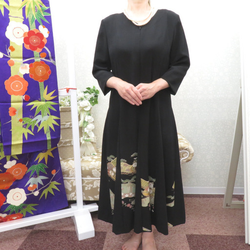 黒留袖 黒留袖ワンピース 松に花々文様 正絹 箔入り Mサイズ 礼装 フォーマル 留袖ドレス 仕立て上がり 着物リメイク【中古】 【キモノオフ野々市若松店】