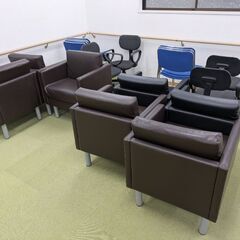 1人用ソファー7脚の画像