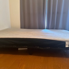 ベットとマットレスの画像