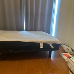 ベットとマットレスの画像