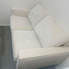 2人掛けコンパクトソファ／ナチュラルデザイン／1年使用／大きな汚れなし【値下げ応相談】の画像