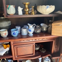 アンティーク家具、磁器の画像