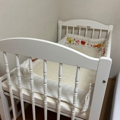 ホワイト ベビーベッド マットレス、ふとんの画像