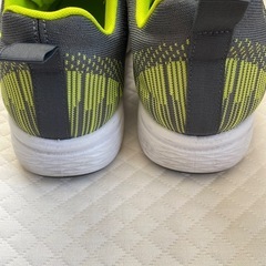 アベイルのスニーカーの画像