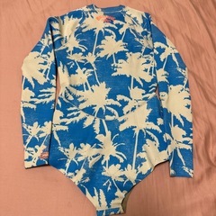⭐️BILLABONG ロンスプLsizeの画像